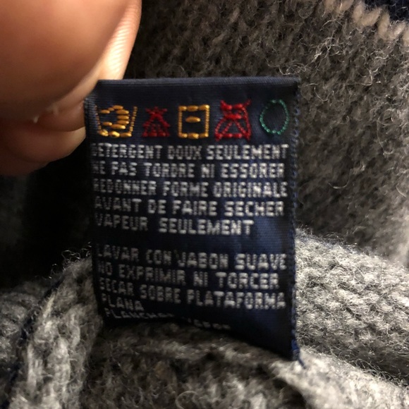 Tommy Hilfiger Vintage 90”s crewneck - Picture 6 of 6